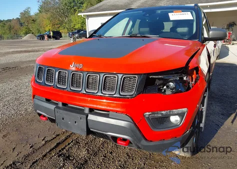 2018 Jeep Compass Trailhawk 4X4 из США, поврежденный, VIN 3C4NJDDB3JT356310